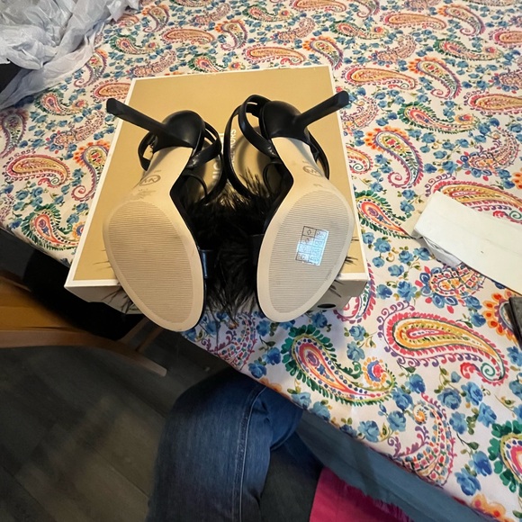 BNIB MK ostrich feather heels sz 7.5 and sz 8 - Picture 7 of 8